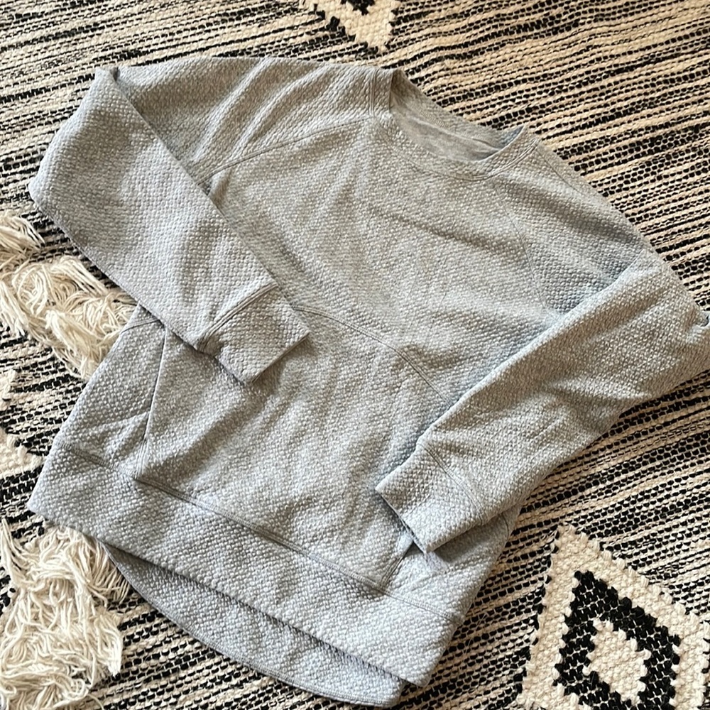 Reversible Lulu Lemon Grey sweater with pockets